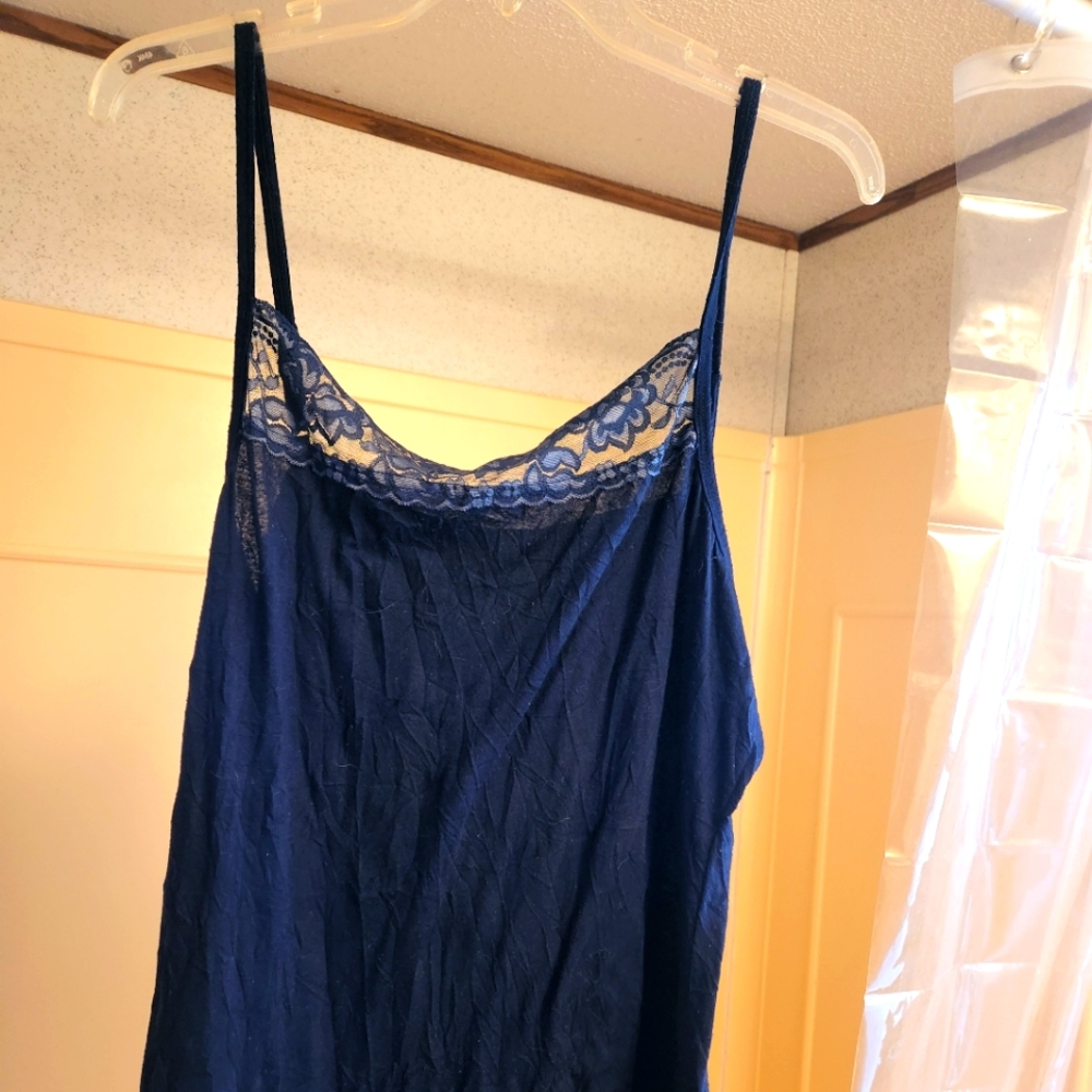 2 Maurices Crinkle Cotton and Lace Camis